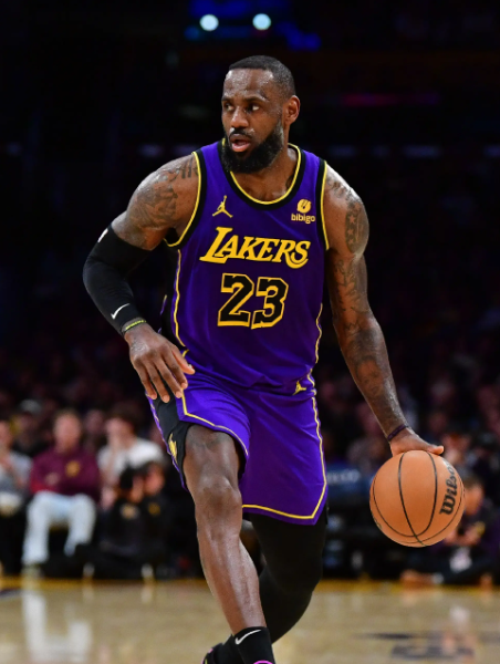 包含表现优异引爆全场！，詹姆斯意外战胜皇家马德里全场沸腾不已的词条华体会官网