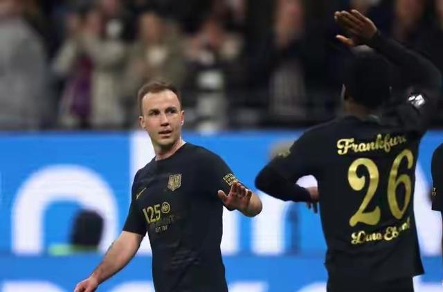 包含集结日体能课后；多特蒙德造点机会备战德国杯；信心回归；更衣室氛围转暖的词条华体会体育