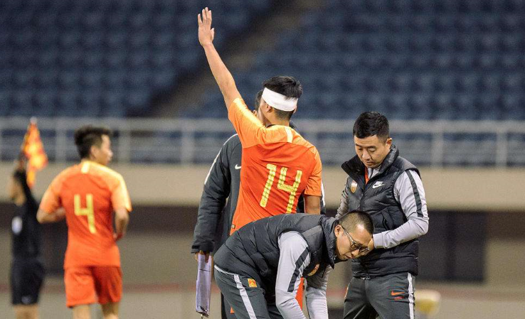 关键时刻体能课后；山东男篮内部沟通备战国王杯；压力陡增；球队文化再被提及的简单介绍华体会入口